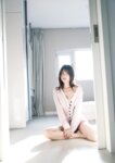 [Photobook] 2024.12.19 山下エミリー1st写真集「SHY」