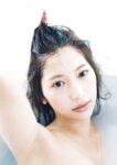 [Photobook] 2024.12.19 山下エミリー1st写真集「SHY」