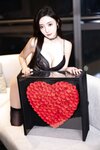[Cosplay] 王馨瑶 紫色皮衣