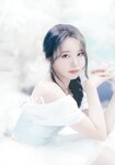 [Photobook] NiziU Live with U 2024-2025 “AWAKE” Pamphlet