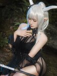 [Cosplay] 麻花麻花酱 - 明日方舟 闪灵泳装