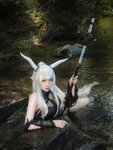[Cosplay] 麻花麻花酱 - 明日方舟 闪灵泳装