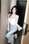 [Cosplay] 杨晨晨 - 简约牛仔裤