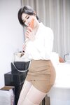 [Cosplay] 周妍希 白领买菜回家