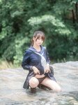 [しずく(原nagisa魔物喵)] - 川で水遊び