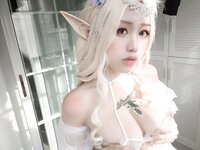 [Cosplay] Yixiao 一笑芳香沁 - Girl and Flowers 少女与花