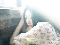 [Photobook] 七菜乃写真集『Brilliant Shadow』