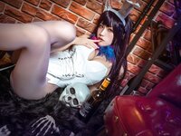 [Cosplay] Yixiao 一笑芳香沁 - Devil Sister 恶魔姐姐
