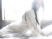 [Photobook] 七菜乃写真集『Brilliant Light』