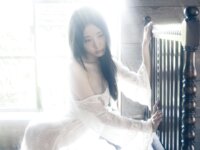 [Photobook] 七菜乃写真集『Brilliant Light』