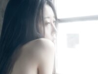[Photobook] 七菜乃写真集『Brilliant Light』