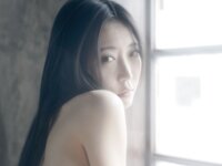 [Photobook] 七菜乃写真集『Brilliant Light』
