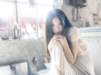 [Photobook] 七菜乃写真集『Brilliant Light』