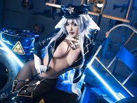 [Cosplay] 洛璃LoLiSAMA - 信浓女警