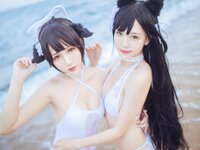 [Cosplay] Bu Dai Mao 不呆猫 & Lishi 抖娘 - Mastiff Beach Swimsuit 獒犬海边泳装