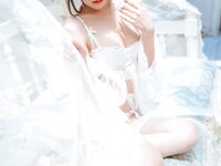 香草喵露露 - NO.001 玻璃房少女 [76P-1.1GB]