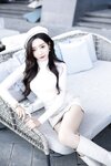 [Cosplay] 王馨瑶 毛衣皮裙