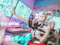 [Cosplay] 落落 – 升天 [48P-433.75 MB]