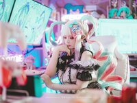 [Cosplay] 落落 – 升天 [48P-433.75 MB]