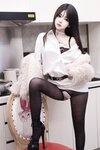 [Cosplay] 林月月 - 白衣黑丝