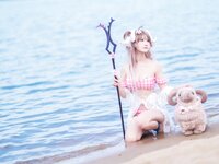 [Cosplay] 三度 69 — 小羊泳装