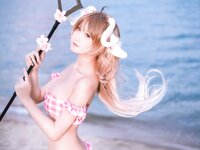 [Cosplay] 三度 69 — 小羊泳装