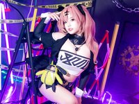 [Cosplay] Messie Huang - Nicole