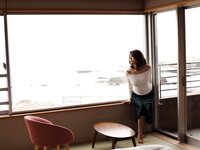 [Photobook] 週刊ポストデジタル写真集 岡元あつこ ギュッと抱きしめて