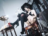[Cosplay] Yibeibuchi 一北亦北 & Zhixiong Zi Ma 是一只熊仔 - Eight-foot Lady Double 八尺夫人双人