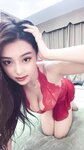 [Cosplay] 奶雯 - 极度红色诱惑