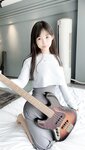 [Cosplay] Sakurai Ningning 桜井宁宁 - Guitar Sister 吉他妹妹