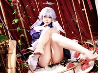 [Cosplay] 阿雪雪 - 崩坏：星穹铁道 知更鸟