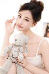 [Cosplay] 年年 - 绘梦女孩 [40P-3.41MB]