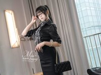 黏黏团子兔 – (咬一口兔娘) 2025年04月作品『总裁攻略』[144P1V]