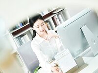 [Cosplay] 年年 - 实习秘书 [49P-4.29MB]