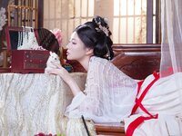 [Cosplay] 年年 - 广寒宫 [80P-686.24MB]