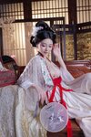 [Cosplay] 年年 - 广寒宫 [80P-686.24MB]