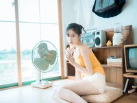 [Cosplay] 年年 - 邻家女孩 [40P-14.28MB]