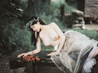 [Cosplay] 年年 - 爱丽丝仙境 [50P-218.40MB]