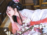 [Cosplay] 年年 - 霓裳 [50P-205.04MB]