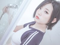 [Cosplay] Messie Huang - Bathing