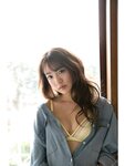 FLASHデジタル写真集 志田友美 アイドルの魂は美脚に宿る