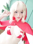[Messie Huang] 写真 –  Red Hood