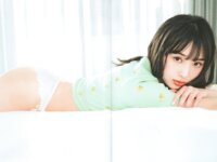 [Photobook] 2022.03.17 梅山恋和1st写真集 恋する人
