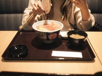 [Photobook] 芽衣 写真集 芽ばえちゃう (Wunder Publishing House)