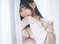 [Photobook] 芽衣 写真集 芽ばえちゃう (Wunder Publishing House)