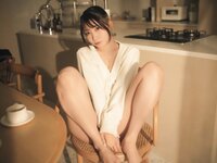 [Photobook] 芽衣 写真集 芽ばえちゃう (Wunder Publishing House)