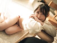 [Photobook] 芽衣 写真集 芽ばえちゃう (Wunder Publishing House)