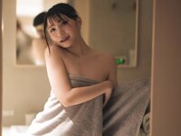 [Photobook] 芽衣 写真集 芽ばえちゃう (Wunder Publishing House)