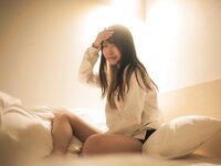 [Photobook] 芽衣 写真集 芽ばえちゃう (Wunder Publishing House)